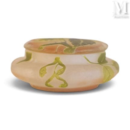 Emile GALLE (1846-1904)
Caja para caramelos verde 