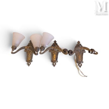 Conjunto de tres apliques de dos luces de estilo A