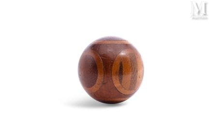 Trabajo de fin de grado
Esfera con incrustaciones 