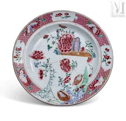 CHINA, 42 cm
Große Schale
aus Porzellan mit emaill