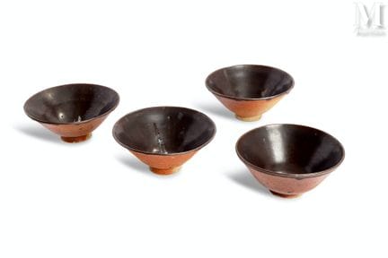 CHINA (?) 20. Jahrhundert
Set aus 4 Schalen
aus St