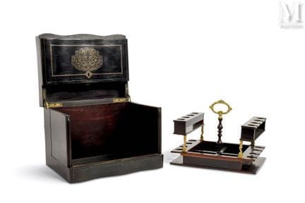 Vitrina para licores
de madera, con marquetería de