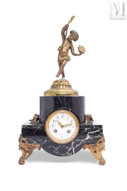Reloj de pie del siglo XX, de estilo Luis XV
De má