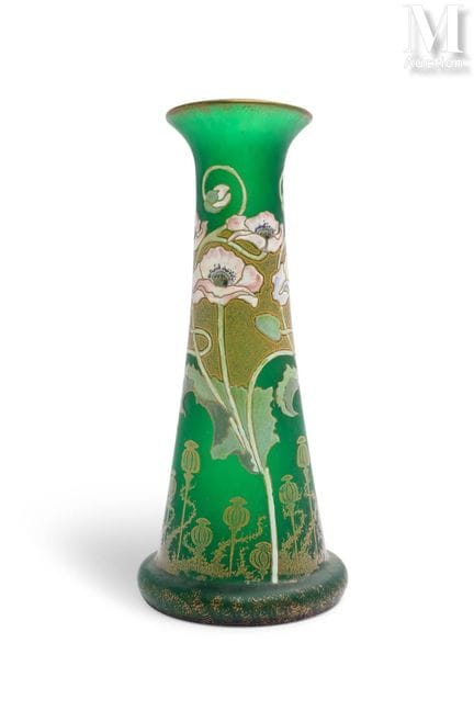ART NOUVEAU
Jarrón de cristal teñido de verde, con