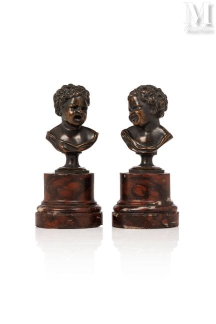Pareja de bustos de niños
Pareja de pequeños busto