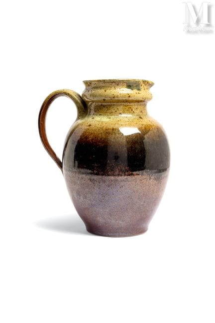 Jarra
o jarrón con asa, de terracota esmaltada pol