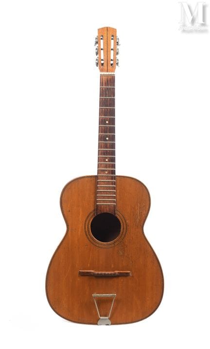 入门吉他
CLODOMIRO RAMIREZ
贴有“mafufectura de guitarras