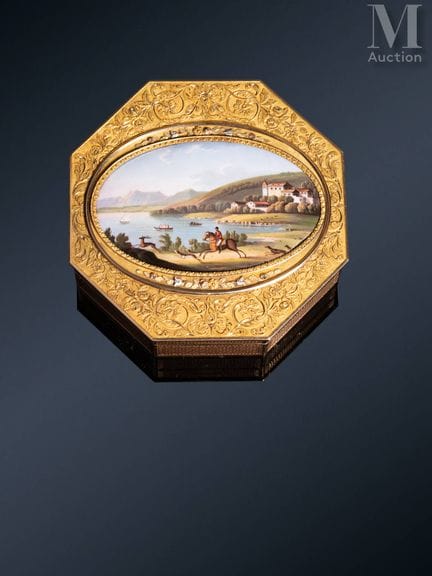 RUSSIA
Octagonal gold snuffbox, 56 zolotniks (583 