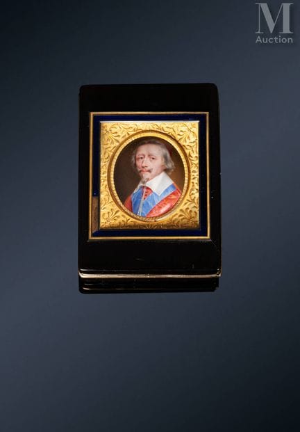 Rectangular snuffbox made of black tortoiseshell, 