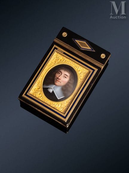 Rectangular snuffbox made of black tortoiseshell, 