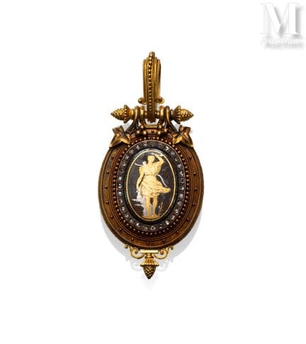 18k gold (750) photo locket pendant
Featuring a ce