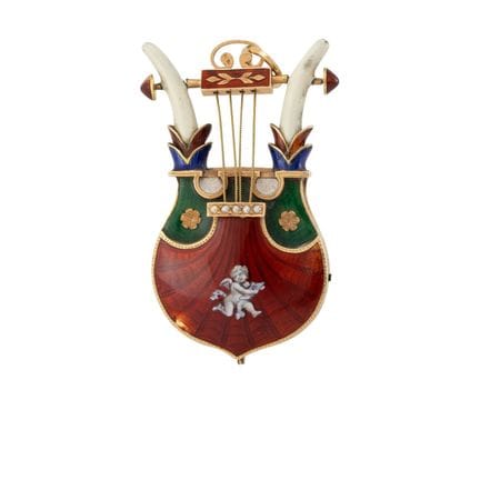 Bouvier - The Golden Lyra
A small, lyre-shaped Par