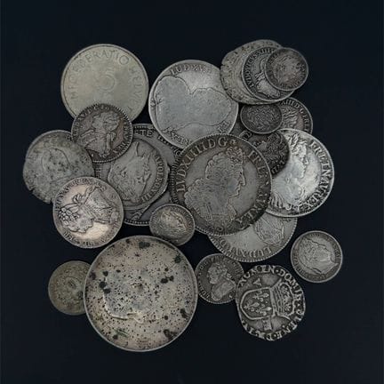 Lot 23 monnaies françaises en argent de Charles VI