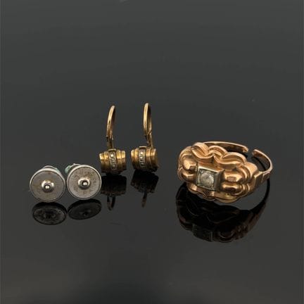 Set in oro giallo e oro bianco (750) composto da: 