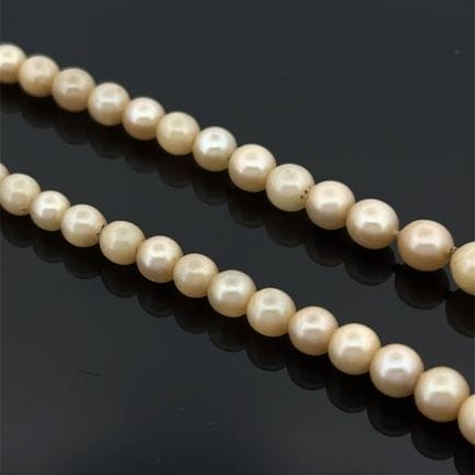 Collana composta da un filare di perle probabilmen