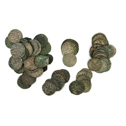 Lot d’environ 70 monnaies féodales en argent et en
