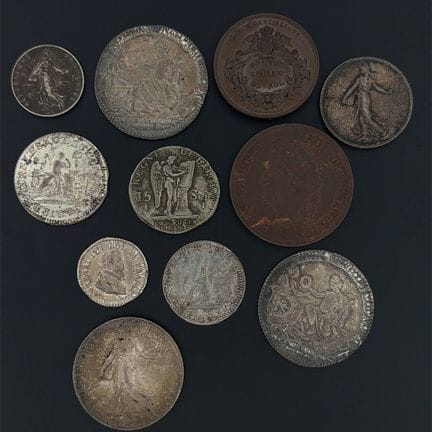Lot de 11 monnaies et jetons français, argent et b