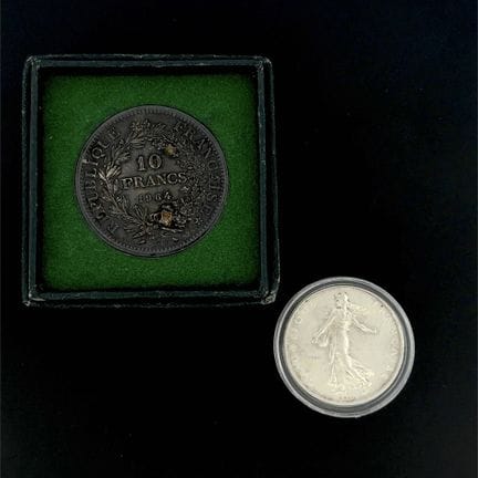 Set di 2 monete d’argento da prova:
5 franchi del 