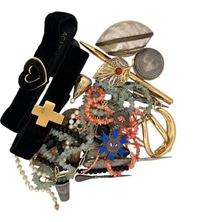 Inhalt einer Schublade: Modeschmuck (AGATHA usw.),