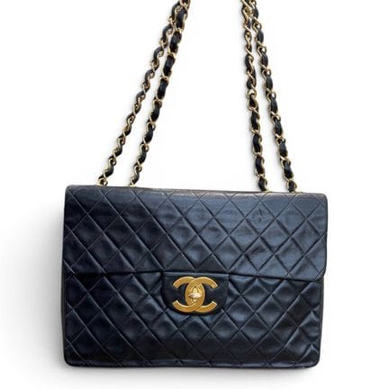CHANEL
Maxi-Jumbo-Tasche aus blau-nachtblauem, ges