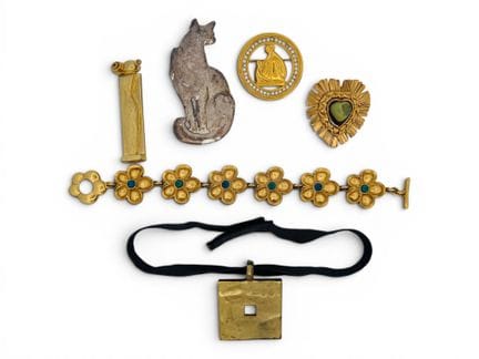 Set Modeschmuck bestehend aus:
- YVES SAINT LAUREN