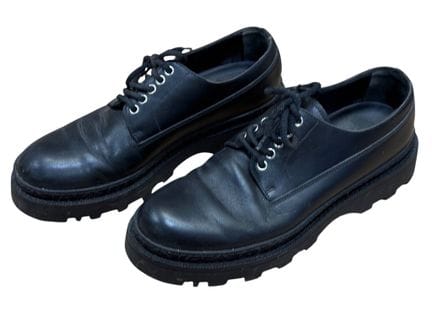 LOUIS VUITTON
Paio di scarpe con zeppa in pelle ne