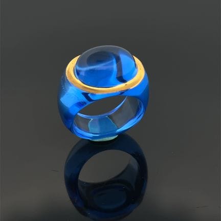 BACCARAT
Ring mit einer blau getönten Kristallkuge