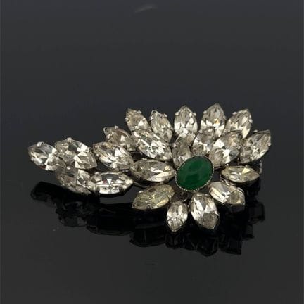 Christian DIOR Deutschland
1966
Brosche aus versil