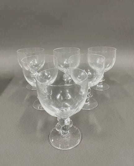 法国 LALIQUE
六只CLOS VOUGEOT型号水晶品酒杯套装。
H.16 - 直径 10.7