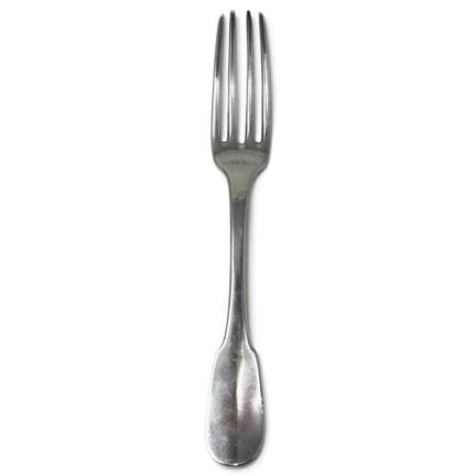 Fourchette de table en argent (950) à manche gravé