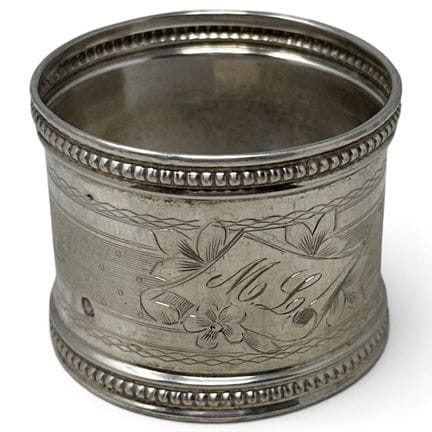 Rond de serviette en argent (800) à décor guilloch