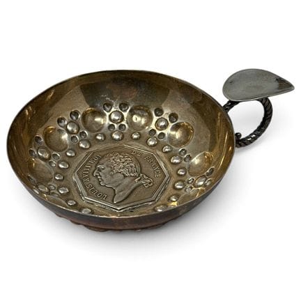 Taste vin en argent au décor d’un jeton hexagonal 