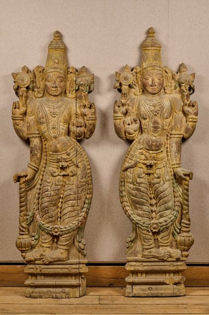 INDIA - XIX secolo
Coppia di rilievi in legno con 