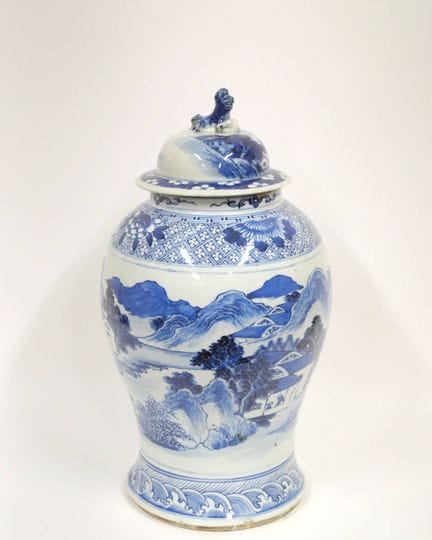 CINA - Inizio XX secolo
Vaso rivestito in porcella
