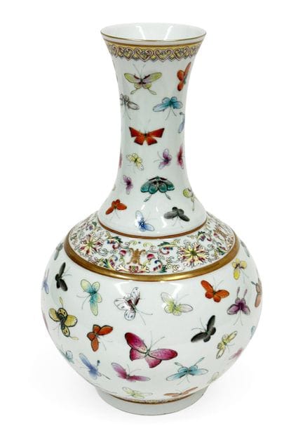 CINA - XX secolo
Vaso in porcellana shangping con 