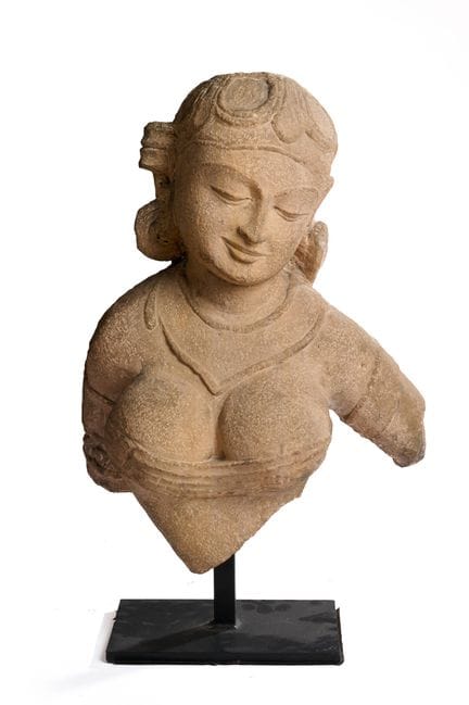 INDIA - XX secolo
Busto in pietra raffigurante un'