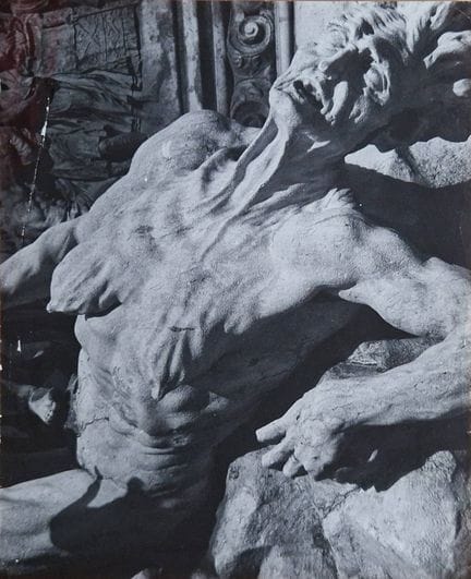 安克·斯潘-拉森（1917-2003）
无题。雕塑。
银盐相纸冲印。背面有安克·斯潘-拉森的印章。
