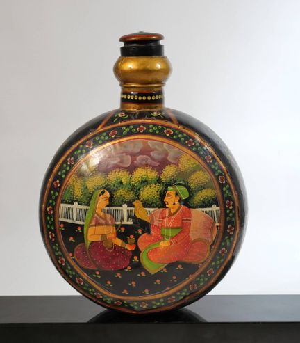 INDIA - 20th century
Large copper gourd with ename