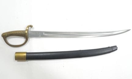 Sabre briquet modèle an XI.
Copie moderne, manque 