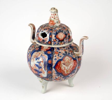 JAPAN 
A tripod porcelain incense burner with blue