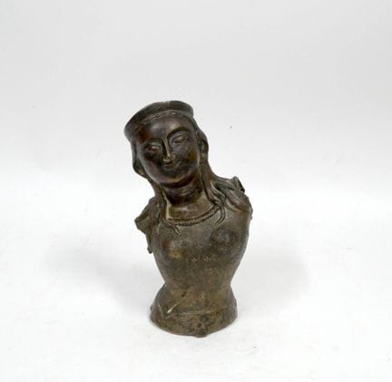INDIA - 20th century
Bust of a young woman in bron