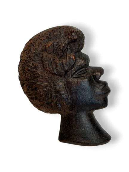KANAK, New Caledonia,
Dark wood carving of a woman