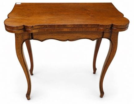 Table à jeux portefeuille à ceinture découpée et q