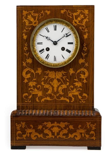 Pendule de cheminée

France, vers 1840. Boîtier en