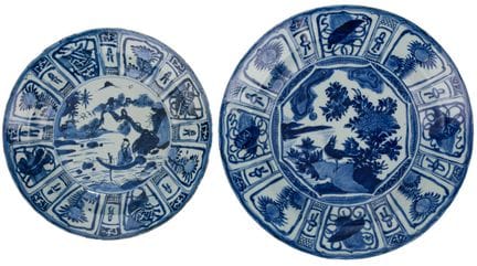 Dos platos grandes azules y blancos

China, siglo 