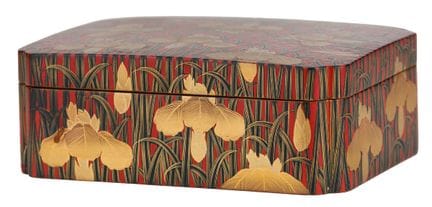 Petit coffret laqué

Japon, vers 1900. Bois laqué 