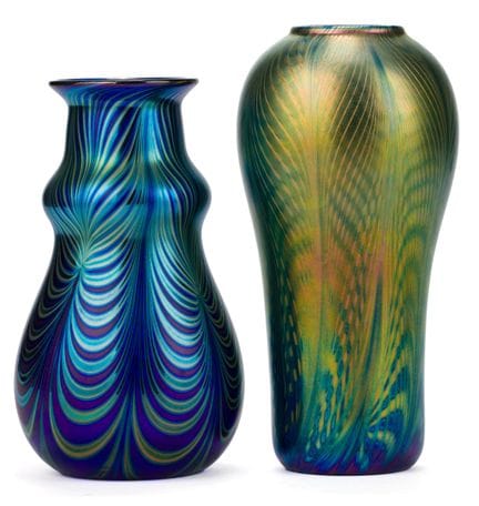 Paire de vases Tiffany

Tiffany, XXe siècle. Verre