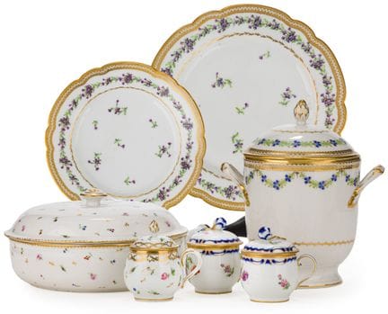 Service Nyon, 7 pièces

Nyon, vers 1800. Porcelain
