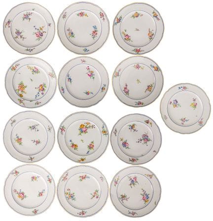 13 assiettes de Sèvres

France, Sèvres, 2e moitié 