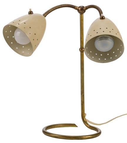 Lampe de table

Italie, vers 1950. Lampe à deux br